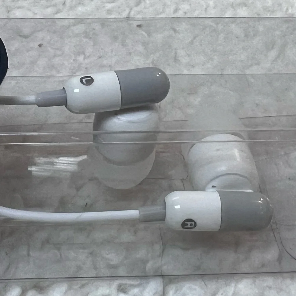 Kikkerland White Capsule Wired Earbuds